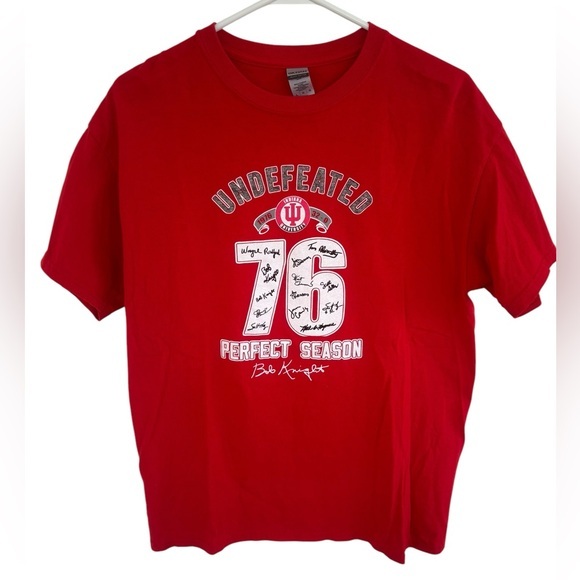 IU Basketball Undefeated‎ Hoosiers 76 Perfect Season T-Shirt Size Large - Picture 1 of 4